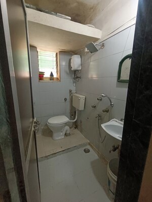 Team Area in 1 RK Apartment at Andheri West – for Rent