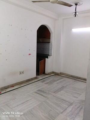 Room in 1 BHK Apartment at Panchsheel Vihar – for Rent