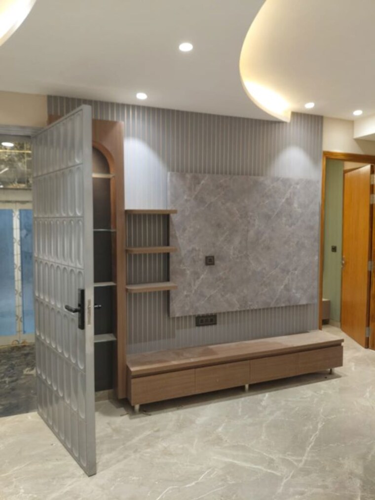 Living Room, parklands 3 Bedroom 250 Sq.Yd. Builder Floor In Sector 85 Faridabad 10547301