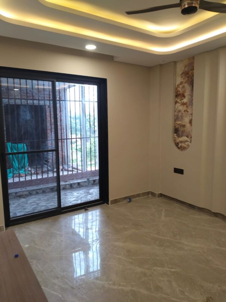 Room, parklands 3 Bedroom 250 Sq.Yd. Builder Floor In Sector 85 Faridabad 10547301