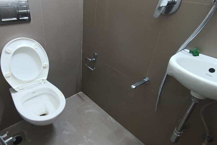 Bathroom, kohinoor-square-altissimo 3 Bedroom 1610 Sq.Ft. Apartment In Dadar West Mumbai 10547310