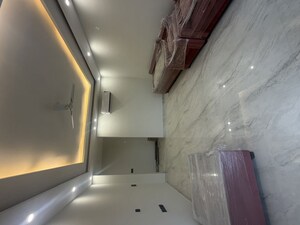 Room in 4 BHK Builder Floor at Sector 52 – for Rent