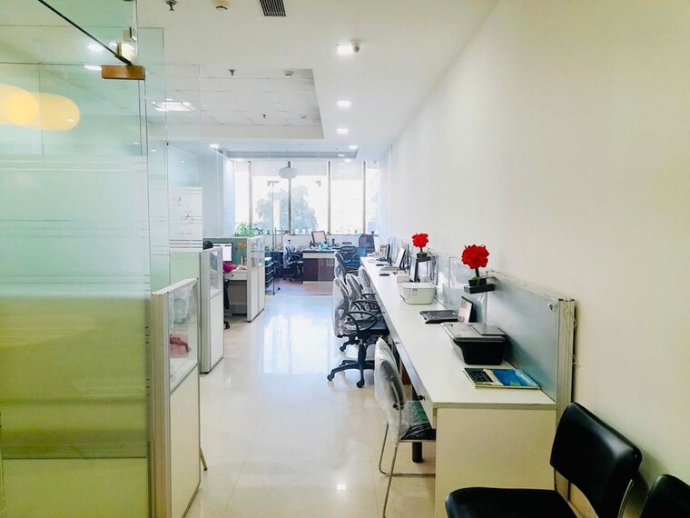 Team Area, spaze-itech-park Commercial Office Space 1022 Sq.Ft. In Sector 49 Gurgaon 10547354