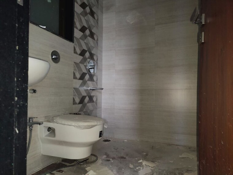Bathroom, shiv-shakti-tower-28 2 Bedroom 619 Sq.Ft. Apartment In Malad East Mumbai 10547325