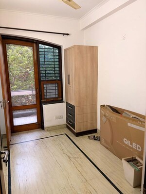 Room in 2 BHK Builder Floor at Sector 51 – for Rent