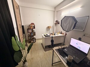 Team Area in 2 BHK Builder Floor at Sector 51 – for Rent