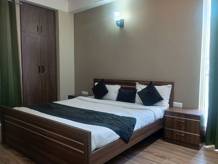 Bedroom, vasant kunj 3 Bedroom 1700 Sq.Ft. Apartment In Vasant Kunj Delhi 10547442