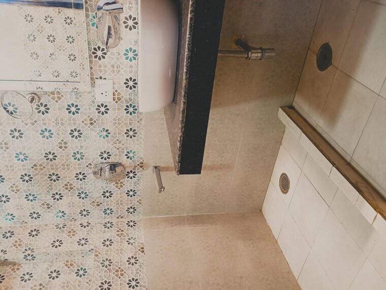 Bathroom, vasant kunj 3 Bedroom 1700 Sq.Ft. Apartment In Vasant Kunj Delhi 10547442