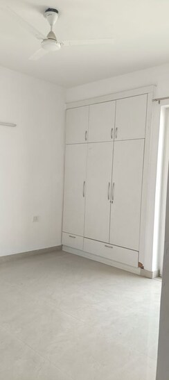 2 BHK Apartment For Rent in Sikka Karnam Greens