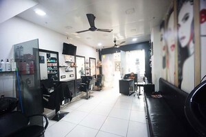 Parking in  Shop at Krishna Nagar – for Sale
