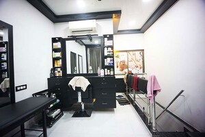 Gym in  Shop at Krishna Nagar – for Sale