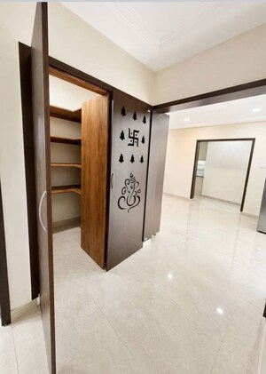 Room in 3 BHK Apartment at Rajapushpa Provincia, Narsingi – for Rent