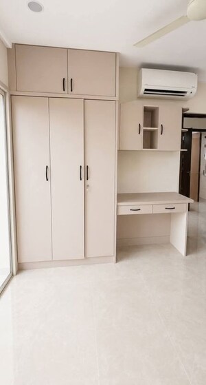 Room in 3 BHK Apartment at Rajapushpa Provincia, Narsingi – for Rent