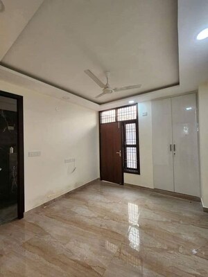 Room in 2 BHK Apartment at Amrapali Terrace Homes, Tech Zone 4 Greater Noida – for Rent