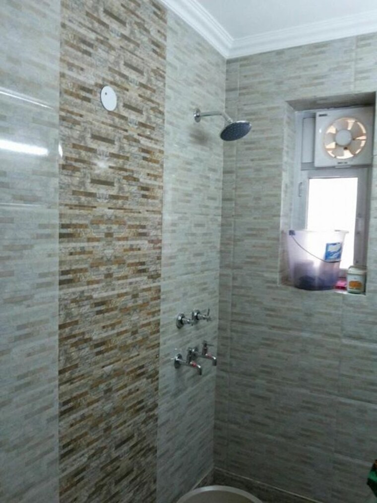 Bathroom, ip extension 2 Bedroom 1000 Sq.Ft. Apartment In Ip Extension Delhi 10547482