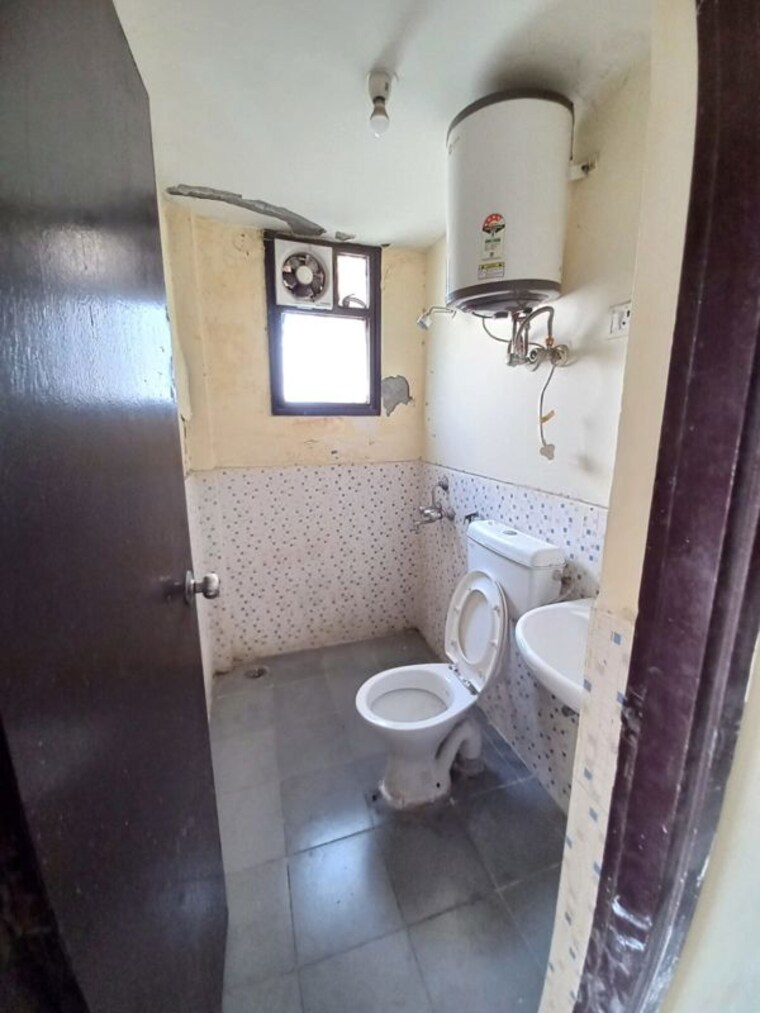 Bathroom, apex-our-homes 2 Bedroom 690 Sq.Ft. Apartment In Sector 37c Gurgaon 10547517