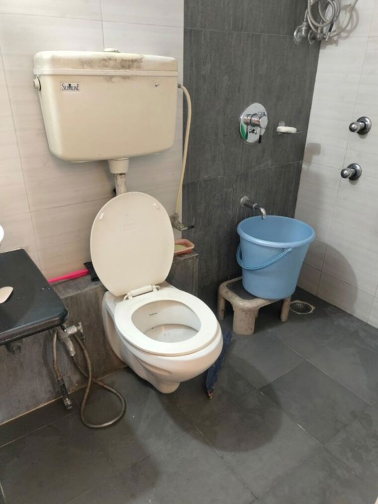 Bathroom, runwal-garden-city 3 Bedroom 900 Sq.Ft. Apartment In Balkum Pada Thane 10547535