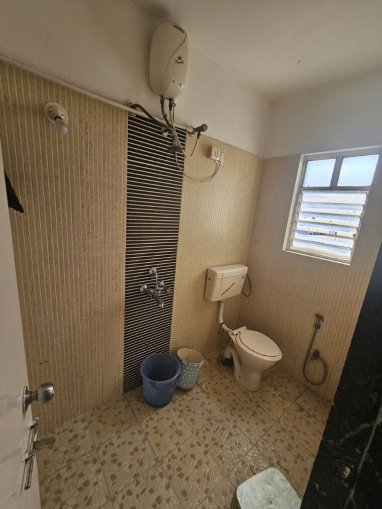 Bathroom, aishwaryam-greens-co-operative-housing-society 3 Bedroom 1200 Sq.Ft. Apartment In Wakad Pune 10547559