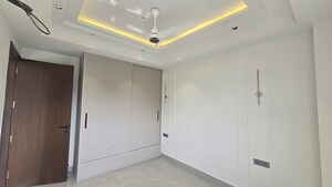 Furnished Amenities in 3 BHK Builder Floor at Sector 9 – for Sale