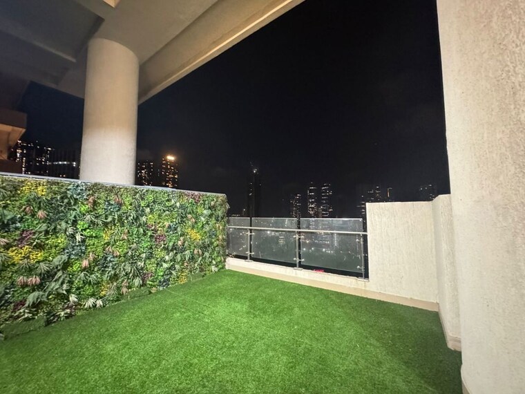 Garden, indiabulls-sky-forest 3 Bedroom 2679 Sq.Ft. Apartment In Lower Parel Mumbai 10547590