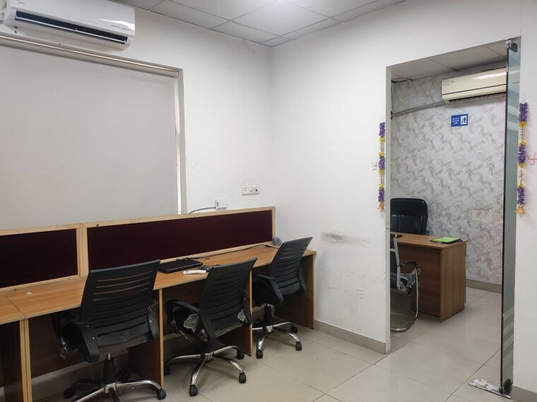 Team Area, sector 62 Commercial Office Space 500 Sq.Ft. In Sector 62 Noida 10547599