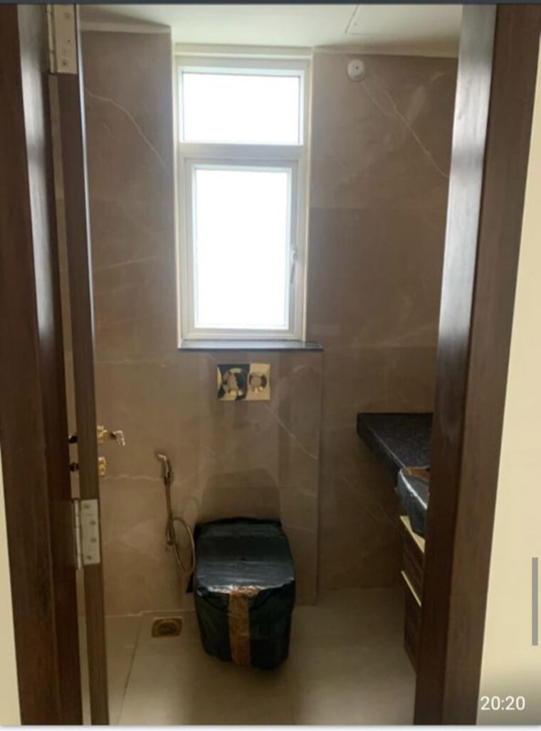 Bathroom, smart-world-orchard 2 Bedroom 1150 Sq.Ft. Builder Floor In Sector 61 Gurgaon 10547602