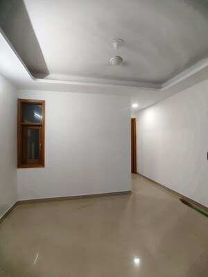 Room in 1 BHK Builder Floor at Saket – for Rent