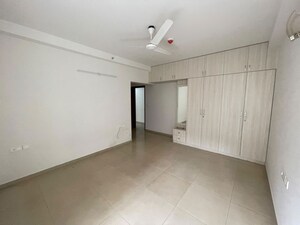Room in 3 BHK Apartment at Prestige Pine Wood, Koramangala – for Sale