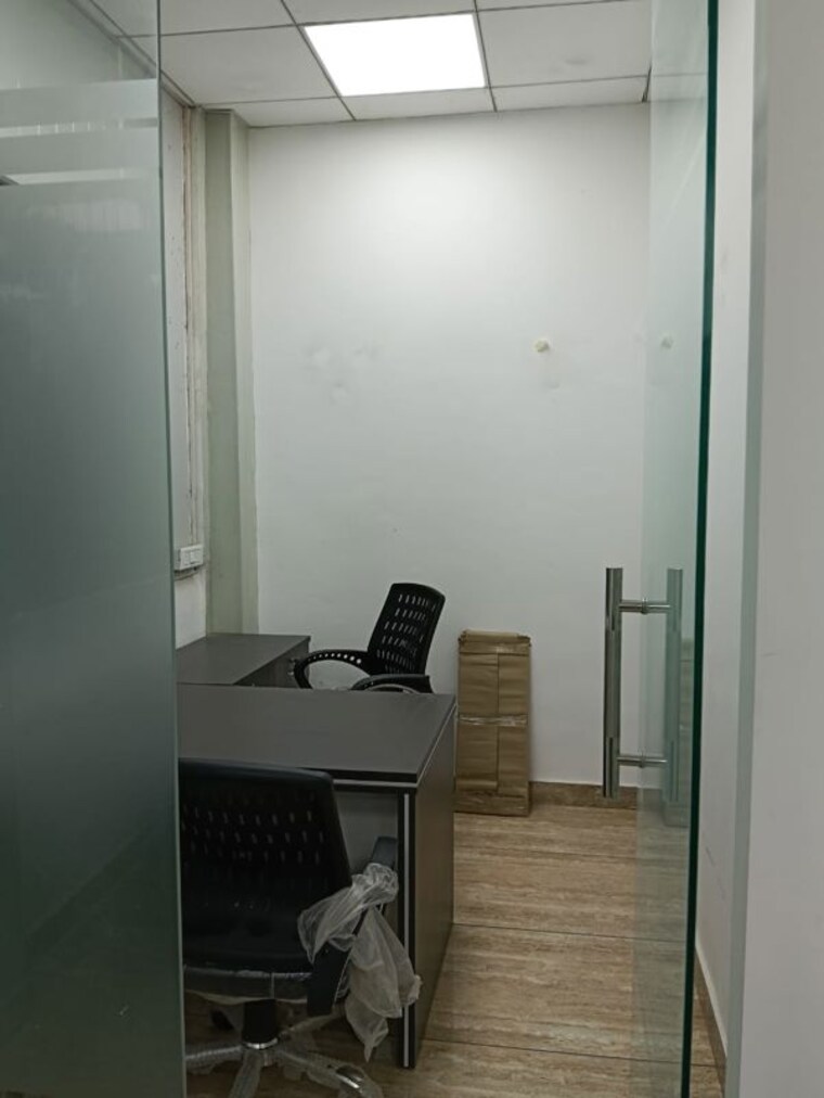 Team Area, sector 63 Commercial Office Space 1300 Sq.Ft. In Sector 63 Noida 10547631