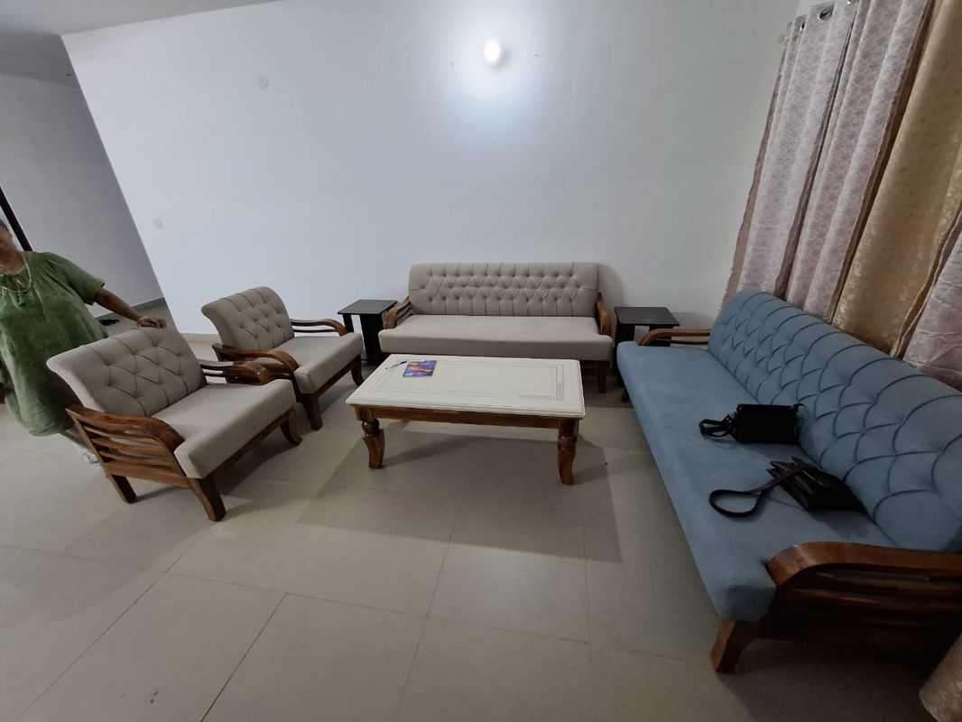 3 BHK + Prayer Room,Servant Room 2000 Sq.Yd. Apartment in Noble Aurellia