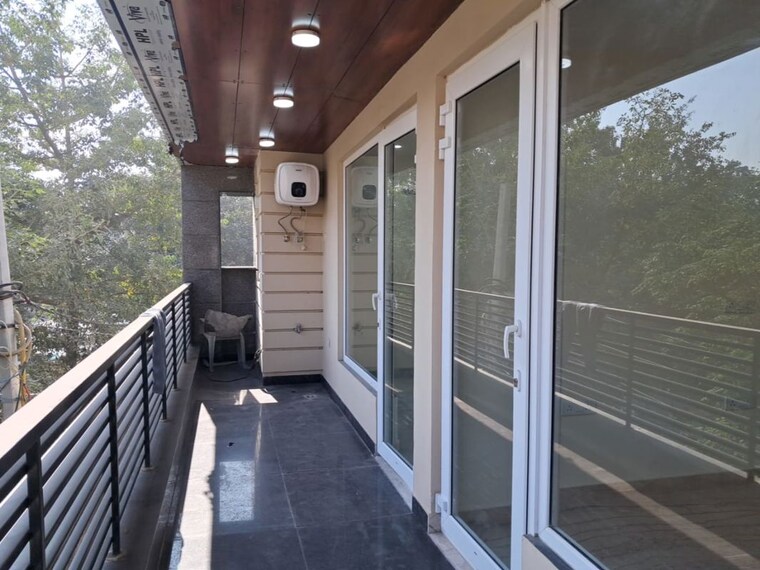 Balcony, hauz khas 4 Bedroom 4500 Sq.Ft. Builder Floor In Hauz Khas Delhi 10547651