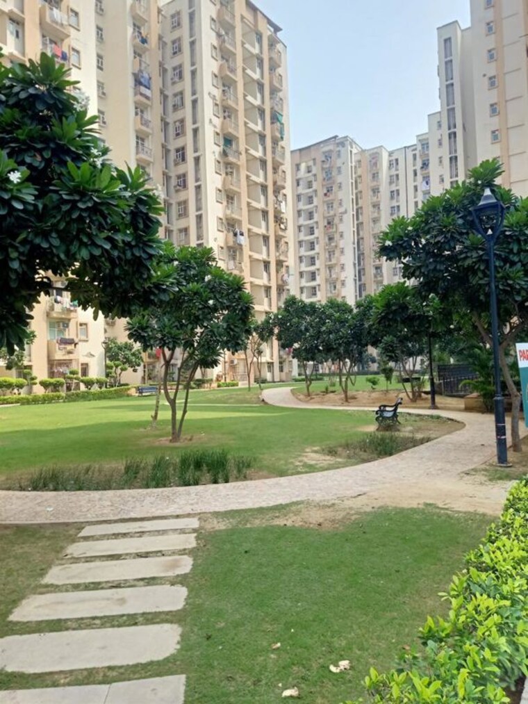Garden, shree-vardhman-mantra 2 Bedroom 800 Sq.Ft. Apartment In Sector 67 Gurgaon 10547683