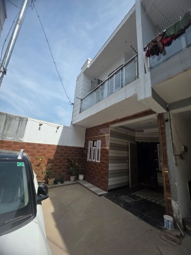  Parking, vaidpura 3.5 Bedroom 1820 Sq.Ft. Villa In Vaidpura Greater Noida 10547684