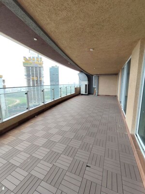 Balcony in 3 BHK Apartment at Lokhandwala Minerva Mahalaxmi, Mahalaxmi – for Rent