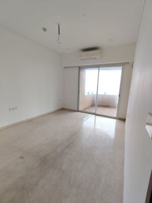 Room in 3 BHK Apartment at Lokhandwala Minerva Mahalaxmi, Mahalaxmi – for Rent