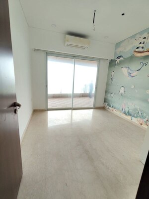 Room in 3 BHK Apartment at Lokhandwala Minerva Mahalaxmi, Mahalaxmi – for Rent