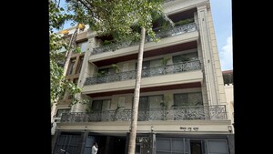 4 BHK Builder Floor – Exterior View View at Defence Colony - for Rent