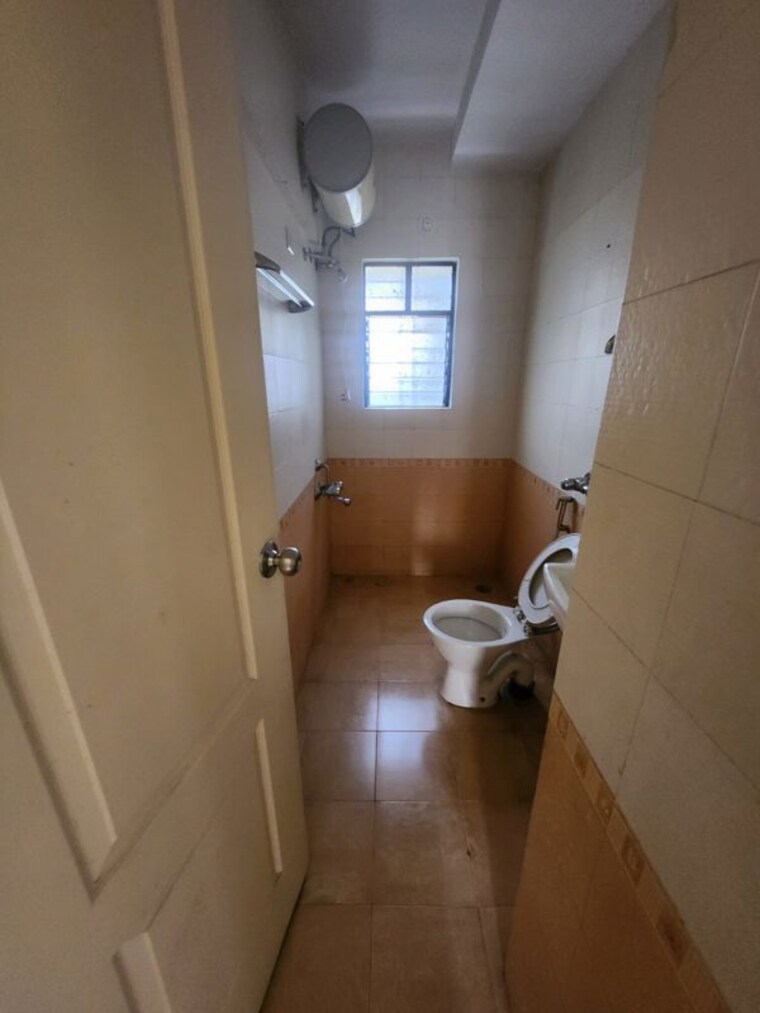 Bathroom, bramha-exuberance 3 Bedroom 1550 Sq.Ft. Apartment In Kondhwa Pune 10547746