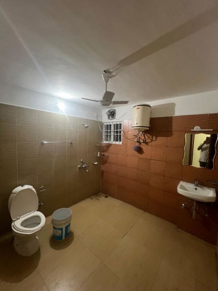 Bathroom, aerocity 3 Bedroom 1430 Sq.Ft. Apartment In Aerocity Mohali 10547748