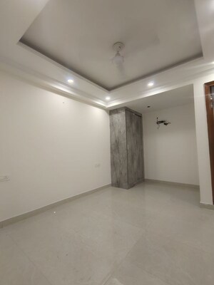 Room in 3.5 BHK Apartment at Sagar Apartment, Sector 56 – for Sale