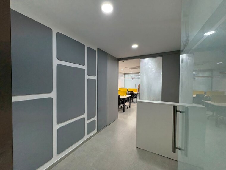 Room, bhoomi-9-business-bay Commercial Office Space 680 Sq.Ft. In Malad West Mumbai 10547814