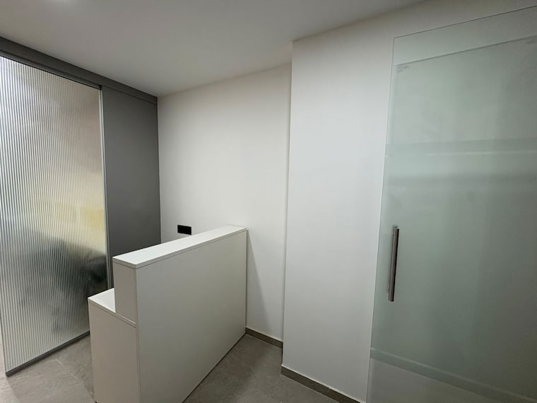 Room, bhoomi-9-business-bay Commercial Office Space 680 Sq.Ft. In Malad West Mumbai 10547814