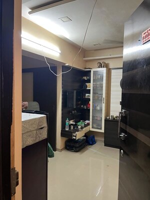 Room in 1 BHK Apartment at Goregaon West – for Sale