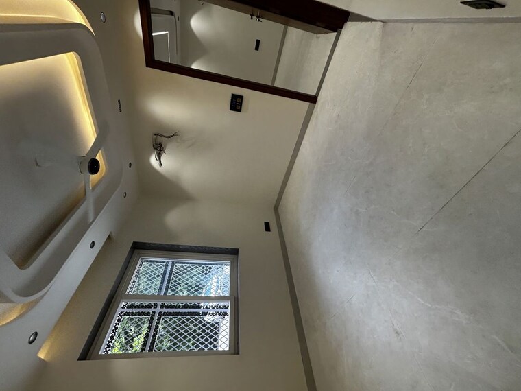 Room, sector 23 dwarka 3.5 Bedroom 2400 Sq.Ft. Apartment In Sector 23 Dwarka Delhi 10547815