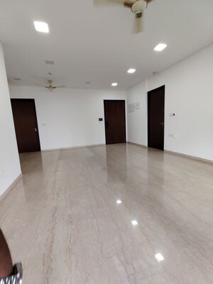 Room in 3 BHK Apartment at Lokhandwala Minerva Mahalaxmi, Mahalaxmi – for Rent
