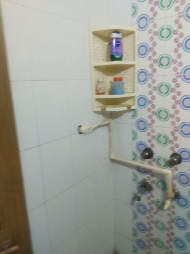 Bathroom, malviya nagar 2 Bedroom 1300 Sq.Ft. Builder Floor In Malviya Nagar Delhi 10547854