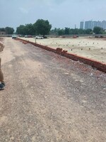100 Sq.Yd. Land in Noida Central