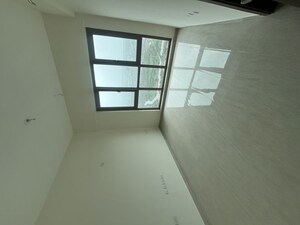 Room in 3.5 BHK Apartment at Sheth Auris Serenity Tower 3, Malad West – for Rent