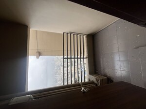 Room in 3.5 BHK Apartment at Sheth Auris Serenity Tower 3, Malad West – for Rent
