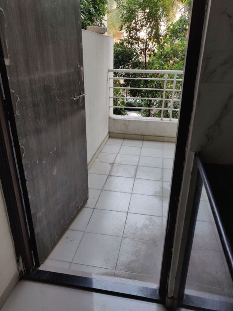 Balcony, pride-silver-oak 1 Bedroom 525 Sq.Ft. Apartment In Rahatani Pune 10547830